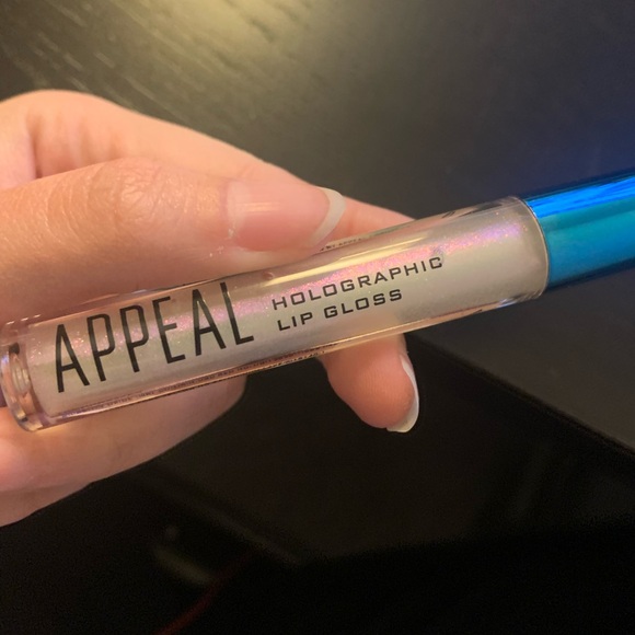 2/$15 Appeal Cosmetics Holographic Lipgloss - Picture 2 of 3